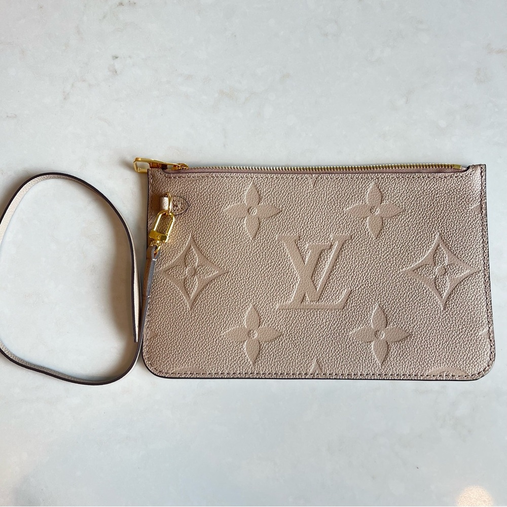 🤎SOLD🤎 NWT Louis Vuitton Neverfull Empreinte Pochette